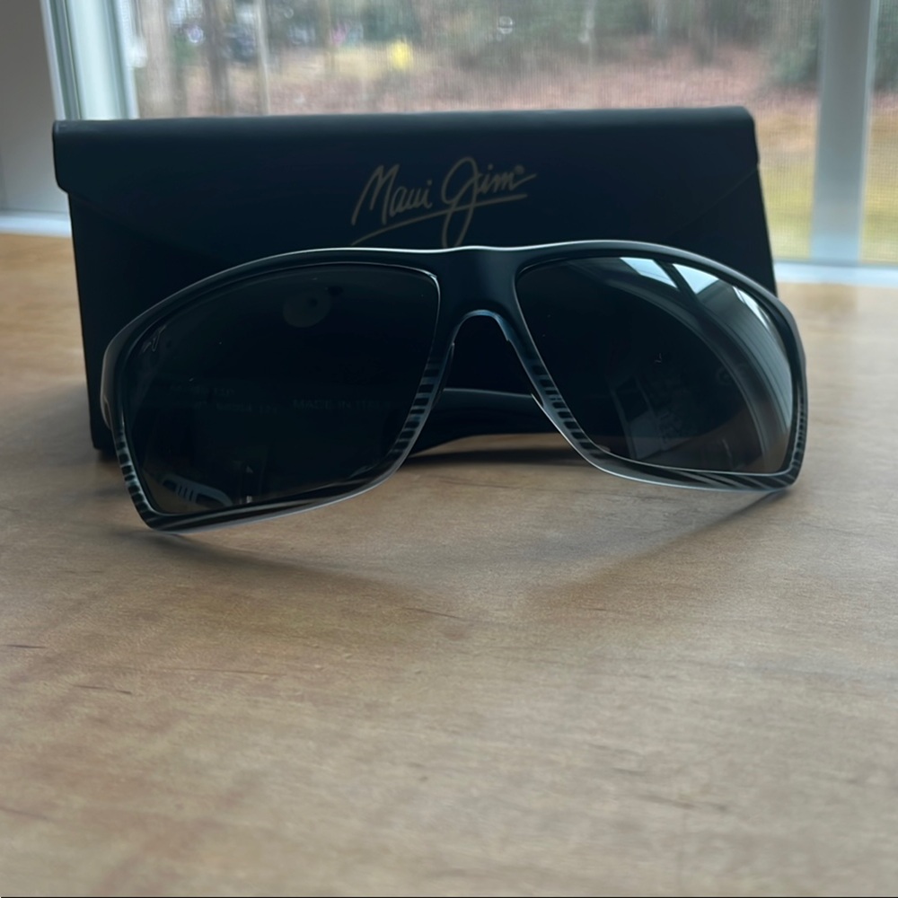 Maui Jim Gray Black Stripe Alenuihaha Sunglasses